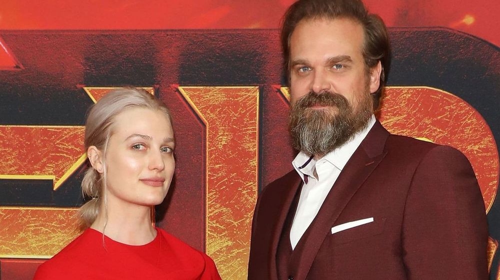 Alison Sudol and David Harbour