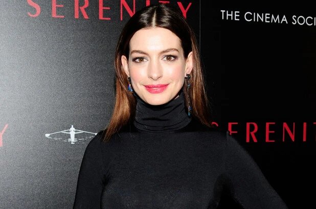 Anne Hathaway Serenity Red Carpet